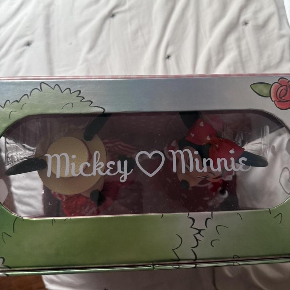Disney Mickey & Minnie Limited Edition Action Figures - Red and Black - Picture 3 of 3